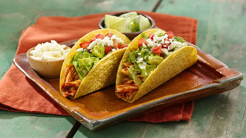 Tacos Explosif garnis de poulet et mangue